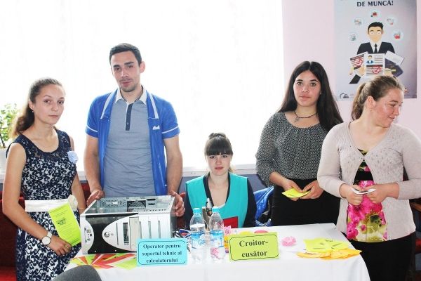 Более 700 вакансий были представлены на ярмарке в профессиональном училище Флорешт